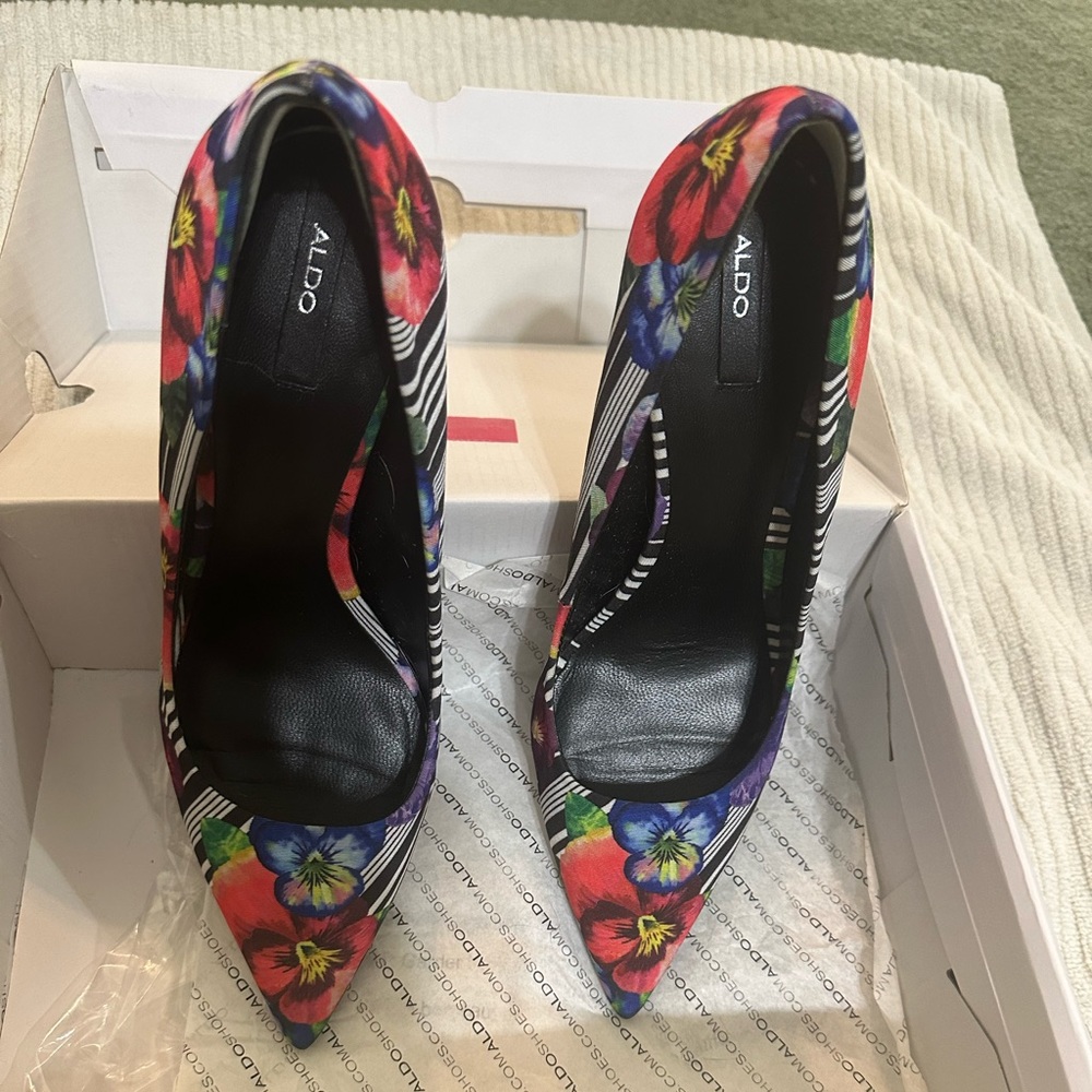 Aldo haollan-88 flower heels